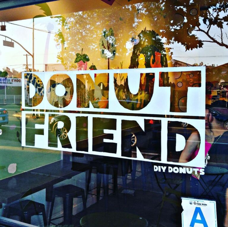 the donut friend sign in Highland Park